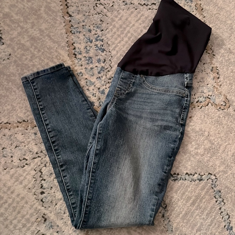 Levi Maternity skinny jeans